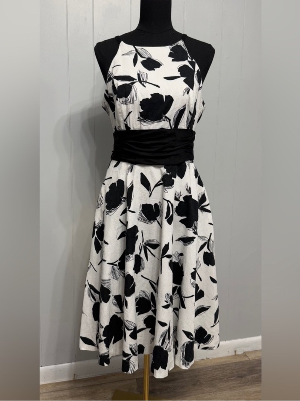 #13)  Maggy London Black and White Floral Midi Dress